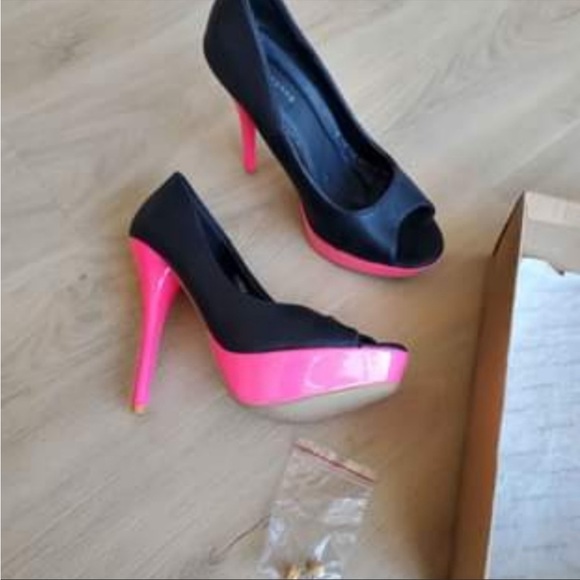 Prima Donna size 8 platform heels - Picture 2 of 4